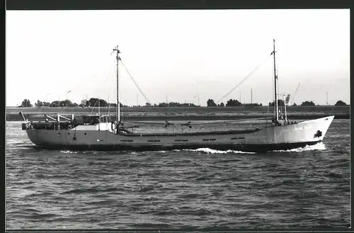 Fotografie Frachtschiff Witte Kliff in Fahrt