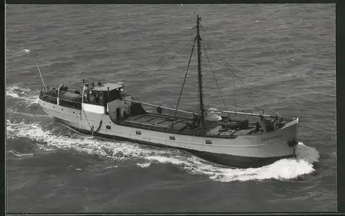 Fotografie Frachtschiff Despatch macht volle Fahrt