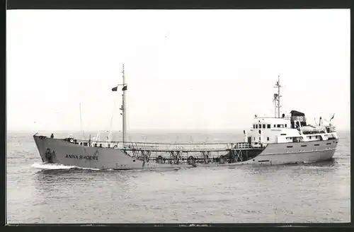 Fotografie Tankschiff Anna Broere voll beladen auf See