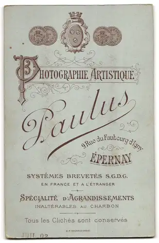 Fotografie Paulus, Epernay, Rue du Faubourg d`Igny, Herr mit tollen Haaren mit Gehstock