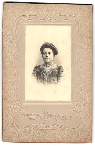 Fotografie Dargent, Mézières, Apparte Frau mit toupierten Haaren