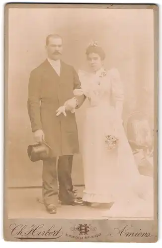 Fotografie Ch. Herbert, Amiens, Rue de la République, Portrait eines Hochzeitspaares