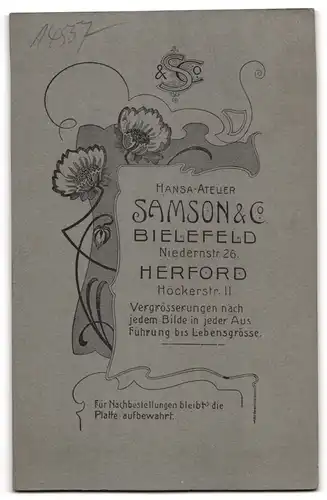 Fotografie Samson & Co., Bielefeld, Niedernstrasse 26, Portrait kleines Mädchen im weissen Kleid