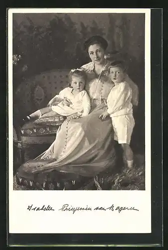 AK Isabelle Prinzessin von Bayern mit ihren Kindern