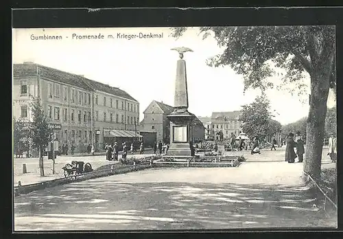 AK Gumbinnen, Promenade mit Krieger-Denkmal