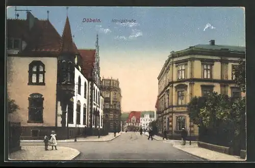 AK Döbeln, Königstrasse mit Passanten