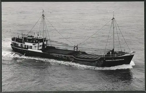 Fotografie Frachtschiff Cornelis Houtman in voller Fahrt