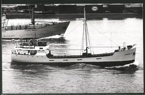 Fotografie Frachtschiff Cornelis und Casablanca in Fahrt