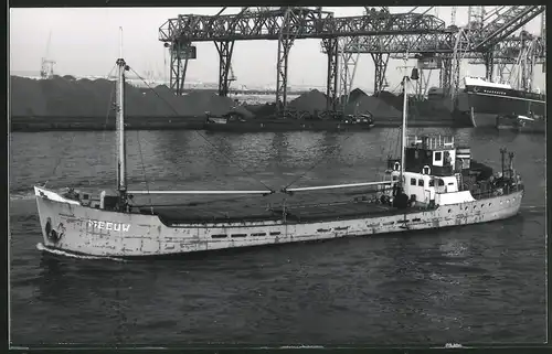 Fotografie Frachtschiff Meeuw in Fahrt