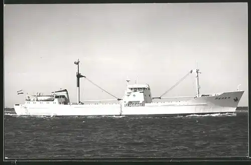 Fotografie Frachtschiff Meres auf See