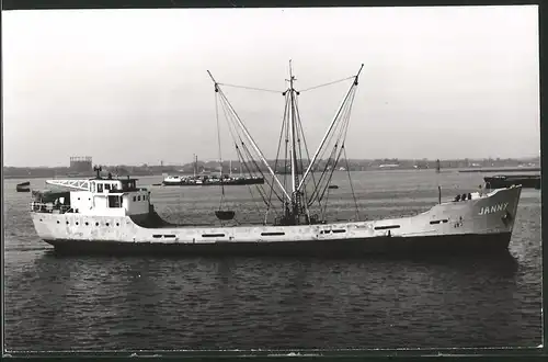 Fotografie Frachtschiff Janny auf See