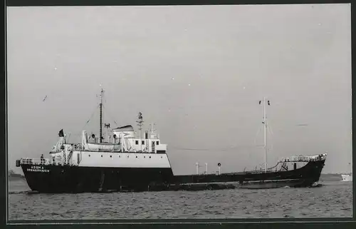 Fotografie Frachtschiff Adema in Fahrt