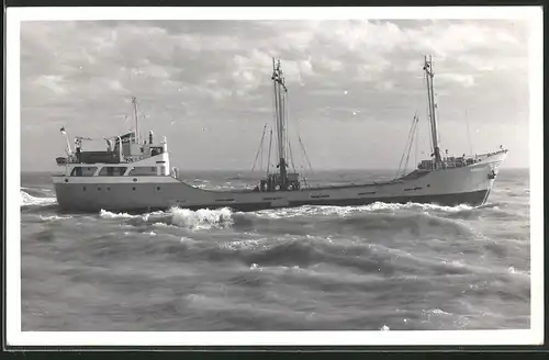 Fotografie Frachtschiff Annegret in Fahrt bei rauher See
