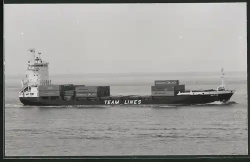 Fotografie Containerschiff Antje der Team Lines Reederei in Fahrt