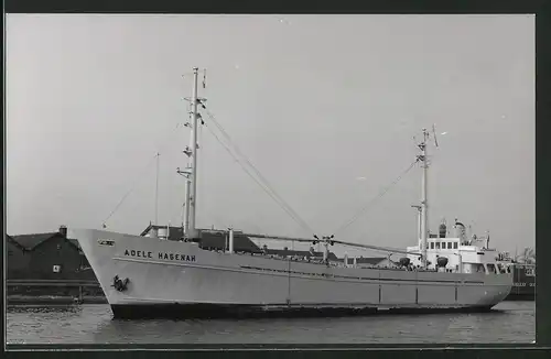 Fotografie Frachtschiff Adele Hagenah im Hafen