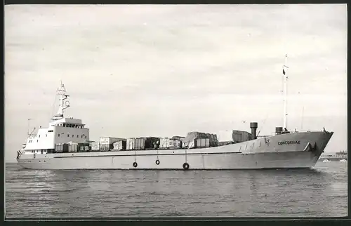 Fotografie Frachtschiff Concordia E in Fahrt