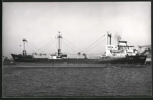 Fotografie Frachtschiff Burhaversand vor Anker