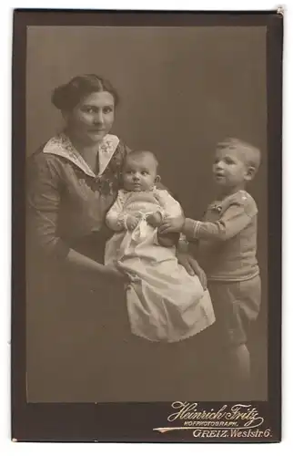 Fotografie Heinrich Fritz, Greiz, Weststrasse 6, Mutter mit Sohn und Säugling