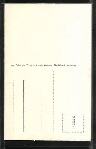 AK Lager Lechfeld, Strassenpartie in der Siedlung, Denkmal mit Adler