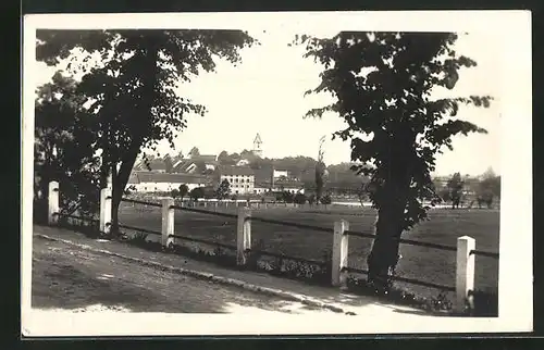 AK Katovice, Blick vom Weg zum Ort