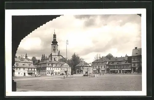 AK Krásná Lípa / Schönlinde, Hauptplatz mit Blick zur Kirche