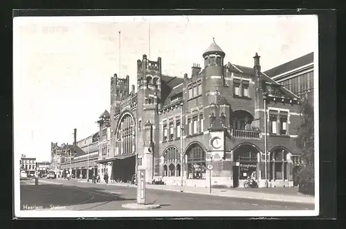 AK Haarlem, Vor dem Bahnhof