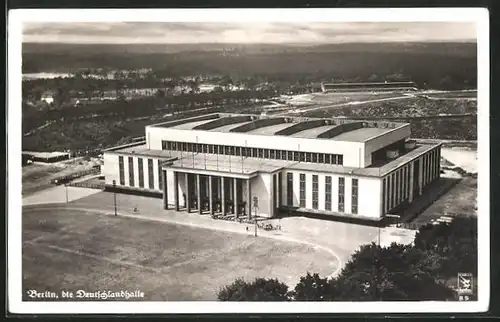 AK Berlin-Charlottenburg, die Deutschlandhalle aus der Vogelschau