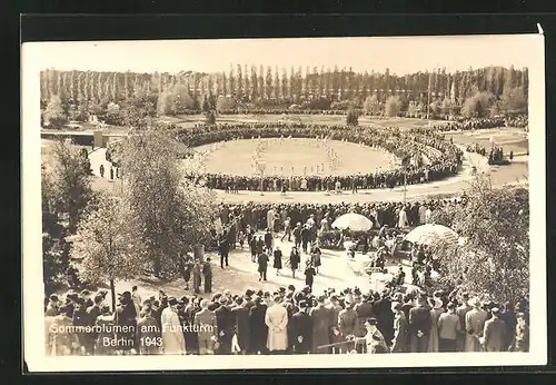 AK Berlin-Charlottenburg, Sommerblumen am Funkturm 1943