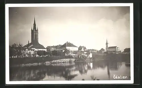 AK Tschaslau / Caslav, Ortsansicht mit Kirchen