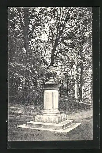 AK Bad Nenndorf, Parkpartie mit Denkmal