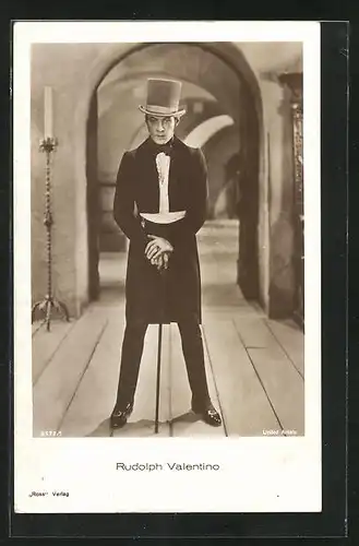 AK Schauspieler Rudolph Valentino in einer Filmszene