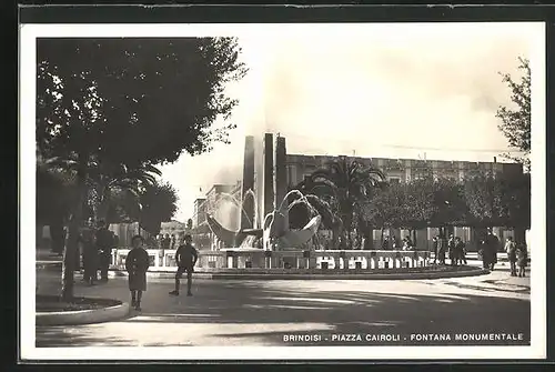 AK Brindisi, Piazza Cairoli, Fontana Monumentale