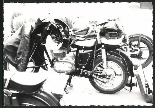 Fotografie Motorrad MZ-ES, Krad mit Gepäck