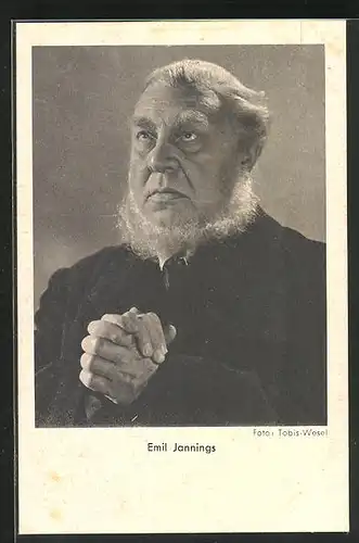AK Schauspieler Emil Jannings mit gefalteten Händen