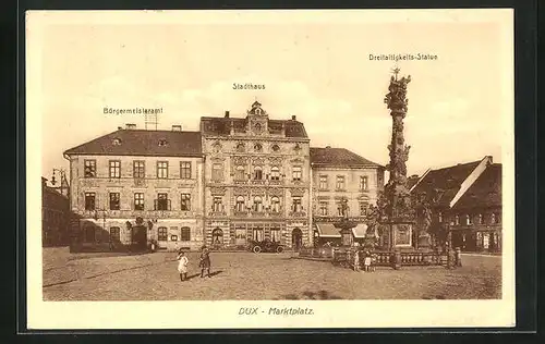 AK Dux / Duchcov, Marktplatz mit Bürgermeisteramt, Stadthaus und Dreifaltigkeits-Statue