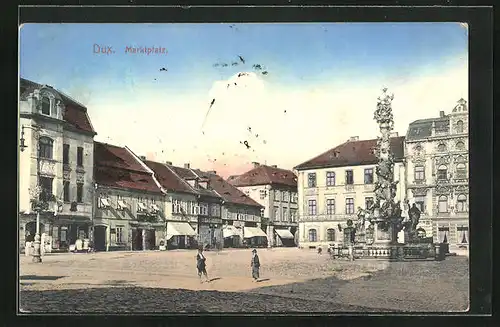 AK Dux / Duchcov, Marktplatz mit Denkmal