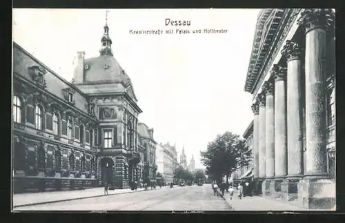 AK Dessau, Kavalierstrasse mit Palais und Hoftheater