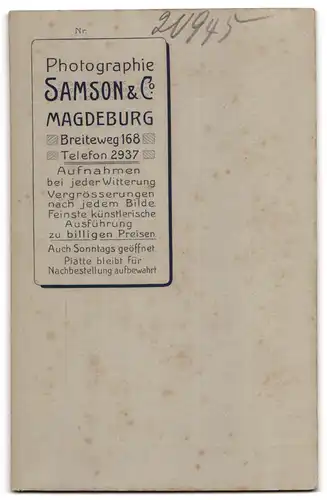 Fotografie Samson & Co., Magdeburg, Breiteweg 168, Portrait bürgerliches Paar mit zwei Kinder