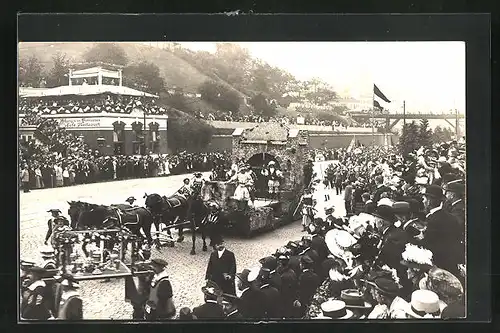 Foto-AK Hamburg, XVI. Dt. Bundesschiessen 1909, Festzug vor Café-Restaurant, Schützenverein