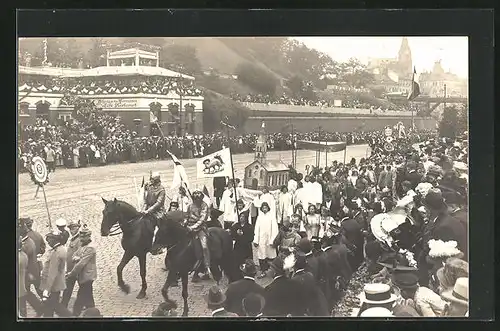 Foto-AK Hamburg, XVI. Dt. Bundesschiessen 1909, Festzug vor Café-Restaurant, Schützenverein