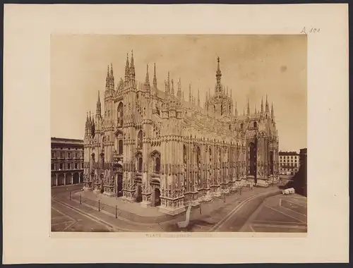Fotografie unbekannter Fotograf, Ansicht Mailand - Milano, Duomo preso dal Pal Reale, Grossformat 33 x 24cm