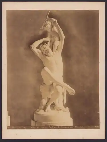 Fotografie Louis-Antonin Neurdein, Ansicht Paris, Musee du Louvre, Enfance de Bacchus, par Perraud, Grossformat 31 x 23cm