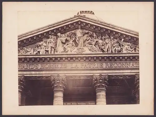 Fotografie unbekannter Fotograf, Ansicht Paris, Pantheon - fronton, Grossformat 32 x 23cm