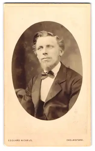 Fotografie Edouard Nickels, Chelmsford, Duke Street, Brustportrait eleganter Herr mit Bart