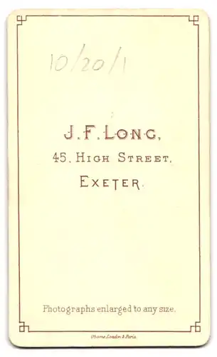 Fotografie J. F. Long, Exeter, 45, High Street, Portrait ältere Dame im Kleid mit Haube