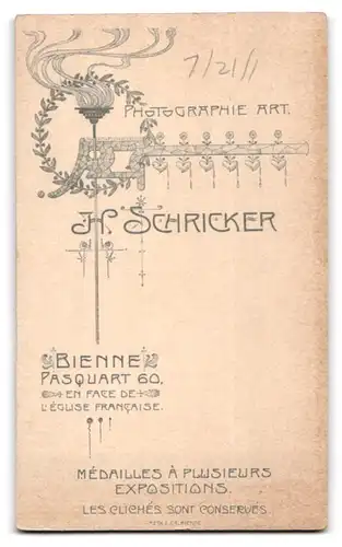 Fotografie H. Schricker, Bienne, Pasquart 60, Portrait junge Dame im weissen Kleid