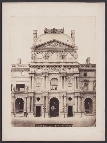Fotografie unbekannter Fotograf, Ansicht Paris, Musee Louvre, Pavillon de Richelieu, Grossformat 32 x 23cm