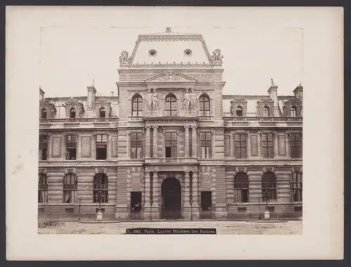 Fotografie unbekannter Fotograf, Ansicht Paris, Louvre Ministere des finances, Grossformat 32 x 24cm