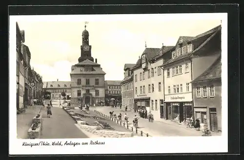 AK Königsee / Thüringen, Anlagen am Rathaus mit Passanten