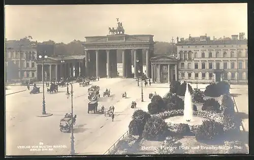 AK Berlin, Pariser Platz mit Brandenburger Tor